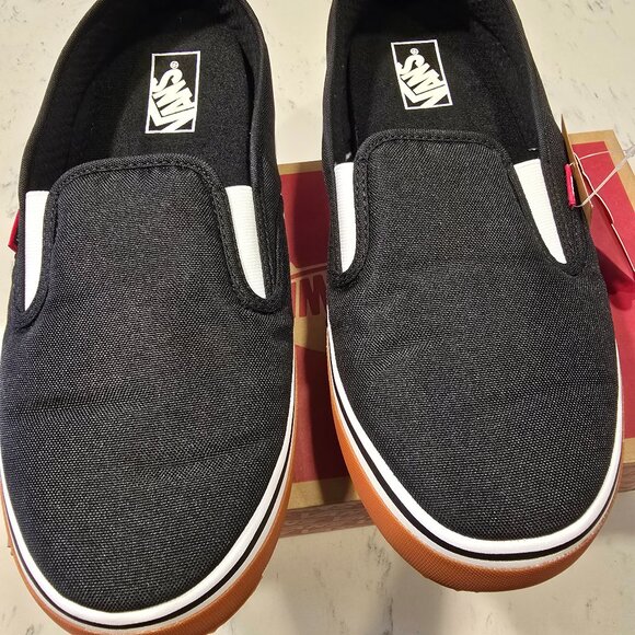 VANS Snow Lodge Slipper, Mens US Size 12 Black White Gum ***RARE*** NEW - Picture 2 of 7